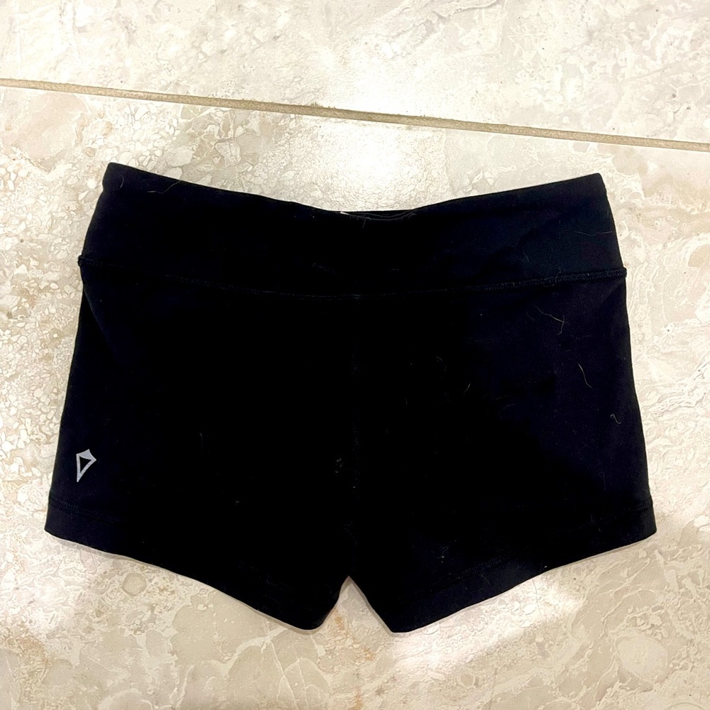 Ivivva girls spandex this is the little girl brand of lululemon